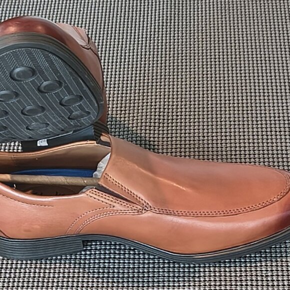 Clarks Men\'s Whiddon Plain Loafer, Dark Tan Leather, 8.5 Wide
